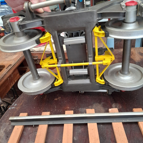 Imagem 9 de 9 de Trem Locomotiva Maquete Grande De Truque De Vagão Com 37 Cm