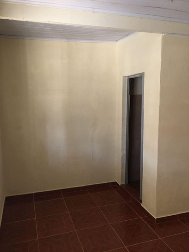 Casa De 2 Quartos E 2 Banheiros Sala/cozinha