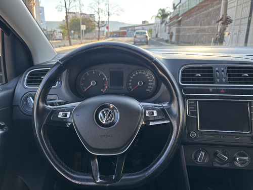 Volkswagen Polo 1.6 Comfortline Plus Mt