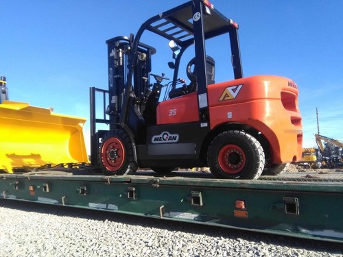 Autoelevador 3.5 Tn Wecan. Torre Triple. Containero