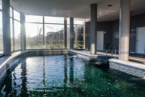 Venta Apartamento 2 Dormitorios. Playa Mansa, Punta Del Este.