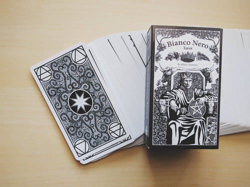 Imagem 4 de 8 de Bianco Nero Tarot Importado Original Usgames Brasil