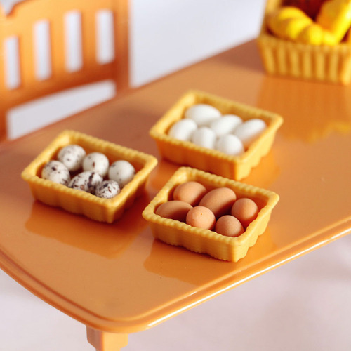 Decoración A Mano Con Huevos De Casa De Muñecas