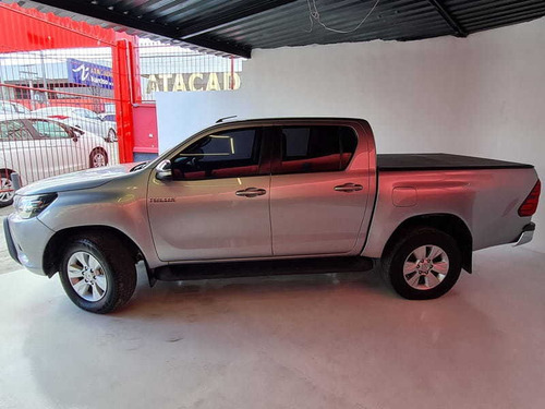 Imagem 2 de 15 de Toyota Hilux 4x4 2.8 Automatico -