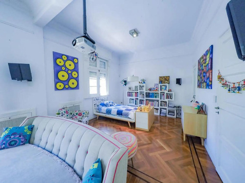 Casa En Venta - 5 Dormitorios 4 Baños - Cochera - 600mts2 - Caballito