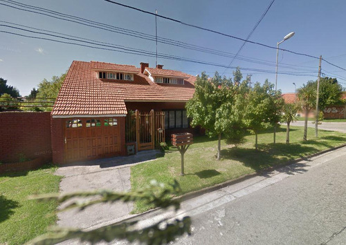 Casa En Venta - 3 Dormitorios 1 Baño - Cochera - 100mts2 - P Unta Mogotes, Mar Del Plata