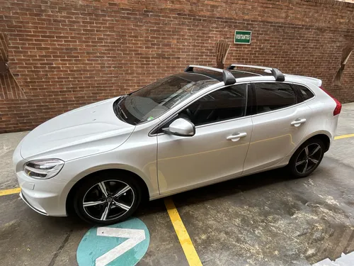 Volvo V40 2.0 T4 Drive-e R-design