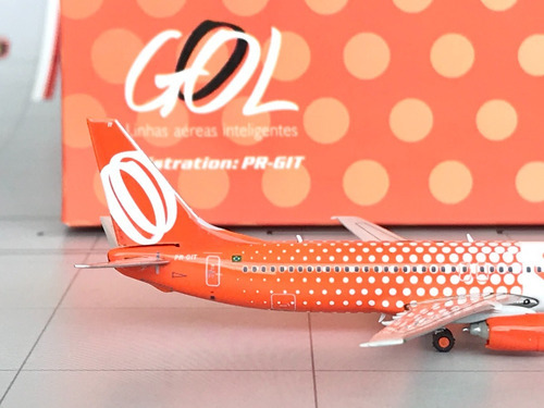 Miniatura Avião 1/400 Phoenix Gol B738