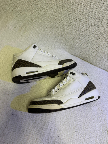 Tenis Jordan 3 Retro Mocha (28.5) (Usado)
