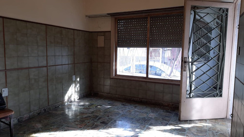 Imagen 4 de 30 de Venta Casa 4 Amb Ph Frente, Con Patio, La Tablada