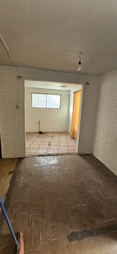 Casa Con Amplio Terreno En Colina