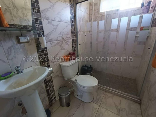 Imagen 9 de 19 de Townhouse En Venta Urb. Uriel I Turmero Lc Mls #23-20359
