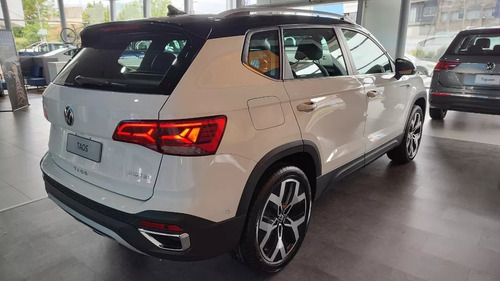 Volkswagen Taos Highline Bi Tono