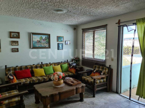 Imagen 3 de 15 de Casa En Venta, Jardines Del Country, Guadalajara, Jalisco.