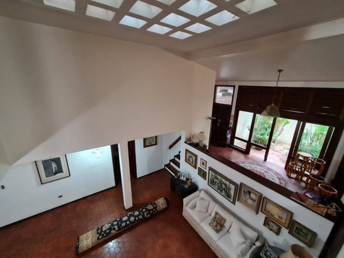 Tibisay Rojas Vende Hermosa Casa En Calle Cerrada En Urbanizaciòn Guaparo   Cod. 214826