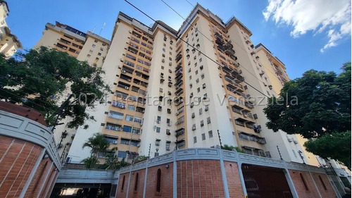 Apartamento En Venta En Urbanizacion El Centro 24-15919 Mvs