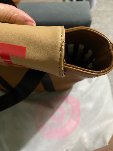 Mochila Thelma Jackie Smith Detalles De Uso En La Tapa Beige Liso (Usado)
