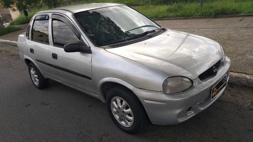 Gm Corsa Sedan A Vista 8900 Aceito Cartão E Financio