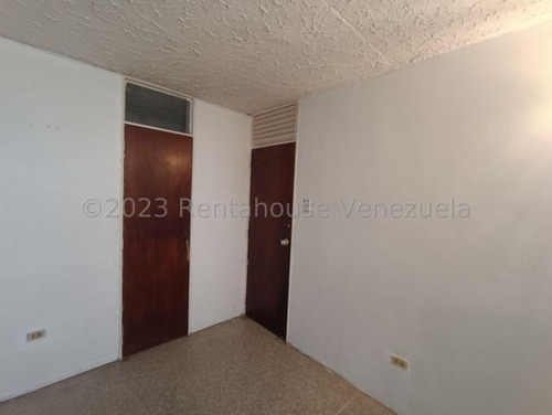 Imagen 18 de 22 de Apartamento En Venta Urb San Jacinto, Maracay 23-18584 Hc