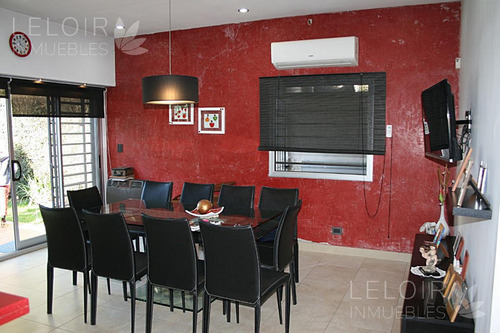 Casa En Venta 2 Amb En Parque Leloir