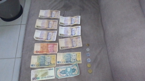 Notas Antigas E As Moedas Antigas