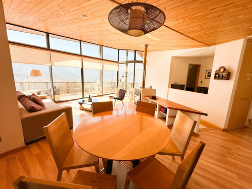 Espectacular Casa En Fundo Con Acceso Controlado Los Andes