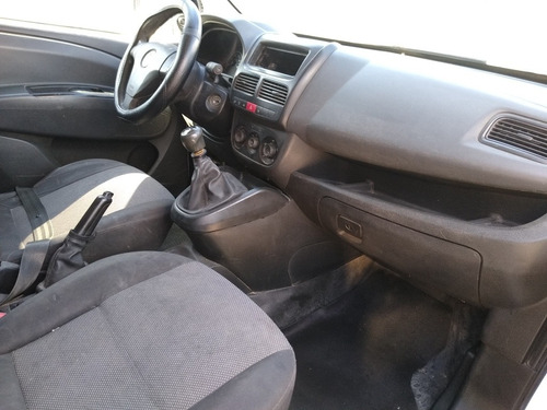 Imagen 8 de 14 de Fiat Doblo 2013 1.4 Active