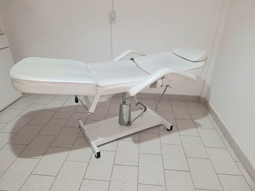 Sillón Hidráulico Para Cosmetologia Blanco Reclinable Cuadrada (Usado)