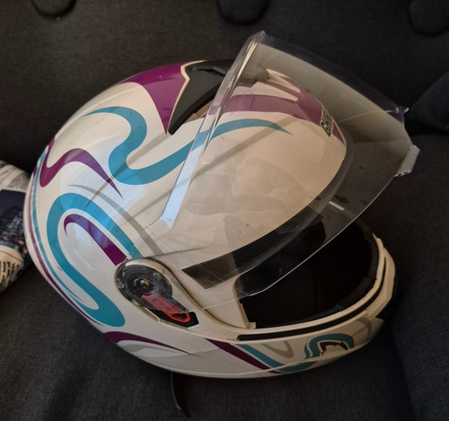 Seminueva, Automática, Comprada En Jul, Incluye Casco Y Caja