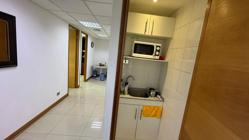Impecable Oficina Remodelada