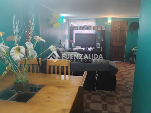 Casa En Venta De 3 Dorm. En La Florida