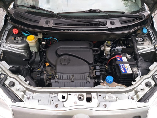 Fiat Uno Uno Vivace 1.0 8V (Flex) 4p