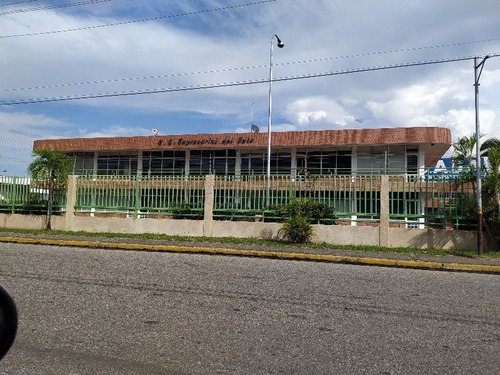 Local En C. C. Empresarial Del Este Zona Industrial Castillo Za