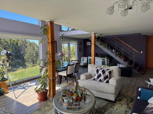 Casa Nueva. Categoria Premium, Vista Estero, Chonchi