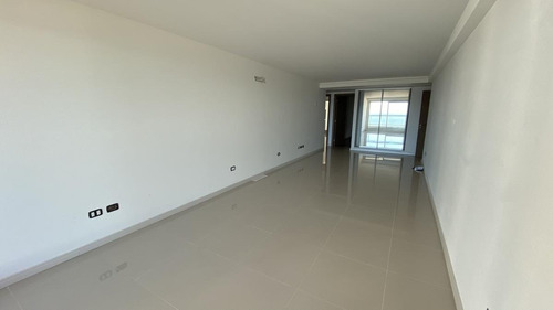 Apto, 2 Dorm, 2 Baños, Vista Al Mar, Parrillero Propio, Con Servicios