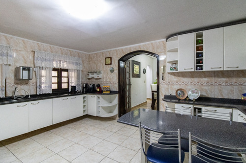 Casa Térrea Com 3 Dormitórios À Venda, 223 M², Vila Galvão, Guarulhos - Sp