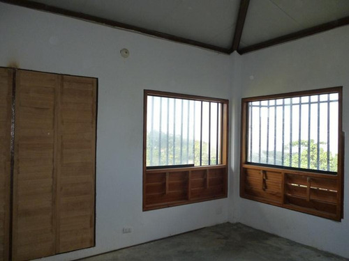 Imagen 2 de 7 de Lr -venta Casa En El Junquito.con Extenso Terreno