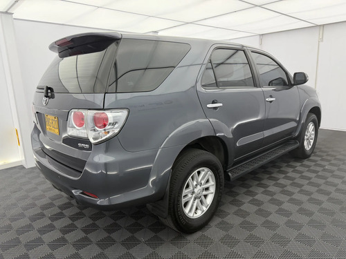 Toyota Fortuner 2.7L 4X4 At
