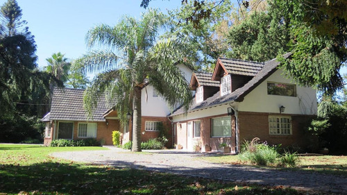 Imagen 2 de 14 de Casa - Barrio Parque Leloir