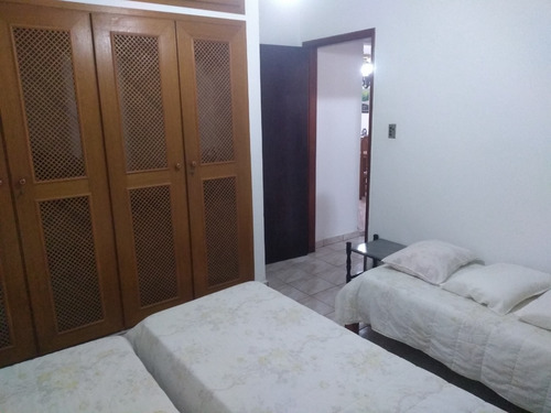 Imagem 6 de 12 de Apartamento Praia Grande, 240 Mil, 3 Dormitórios Mobiliado.