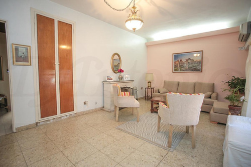 Imagen 9 de 30 de Casa Sobre Lote Propio Con 3 Dorm.y Posible Cuarto Dorm. Refaccionado- Flores