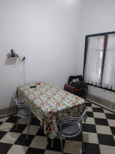 Hermoso Chalet En Venta (735m2) A 8min. Del Centro