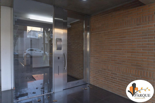 Imagen 3 de 12 de Monoambiente Moderno Con Balcón Echesortu. Alquiler