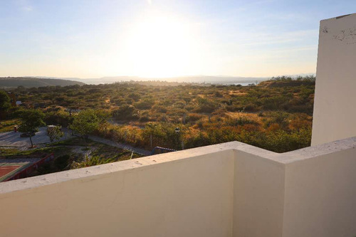 Casa En Venta En San Miguel De Allende: 3 Recámaras Y Rooftop