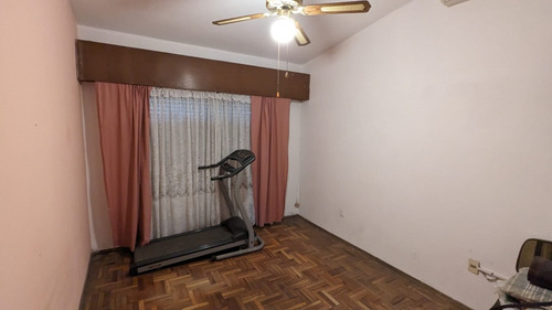 Dueño Vende 2 Casa En Un Solo Padron En Barrio Colón Cerca De Todos Los Servicios.