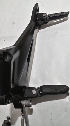 Apoya Pie Pedal Cambio Izquierdo Dominar 400ug Original