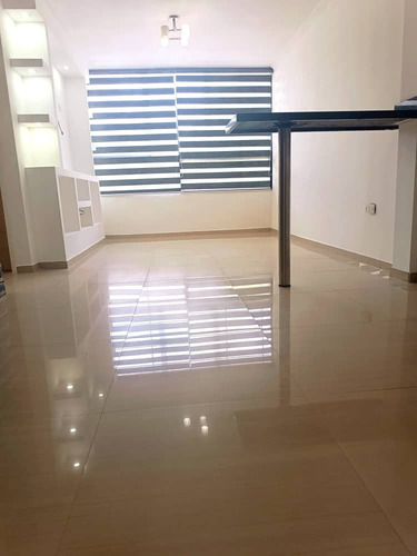 Se Vende Apartamento En Urbanización Palma Real, La Victoria