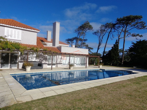 Imagen 2 de 30 de Magnífica Casa En Venta Y Venta Temporal En Punta Del Este, Brava