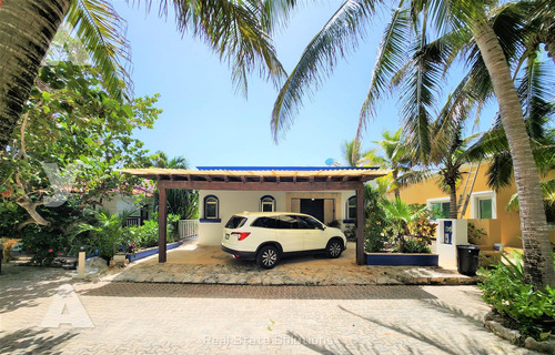 Casa En  Venta, Frente Al Mar, 3 Recámaras, Piscina, Playacar F-1, Playa Del Carmen