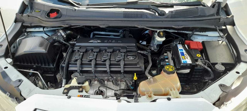 Imagem 7 de 13 de Chevrolet Onix 2013 1.0 Lt 5p